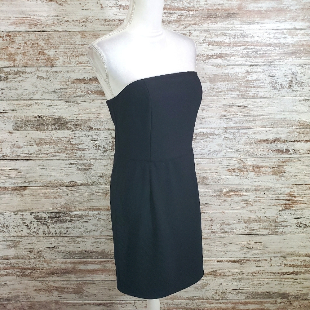 KENEDIK Black Strapless X Back Bodycon Dress